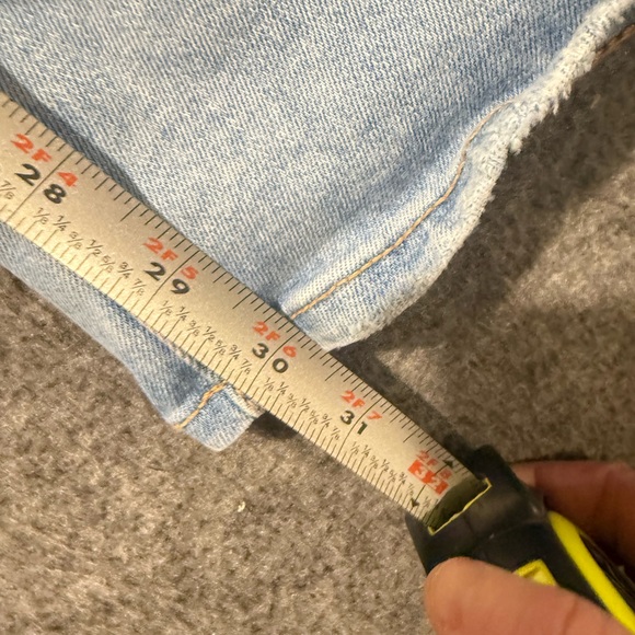 American Eagle Jeans Womens 6 blue Low Rise Flare distressed lightwash fit 29x30 - Picture 8 of 13